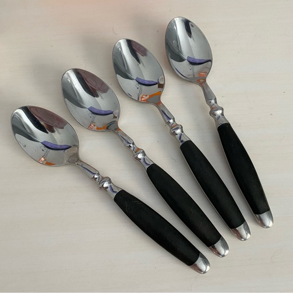 Hampton Bistro Soup Spoons Flatware - Picture 1 of 4